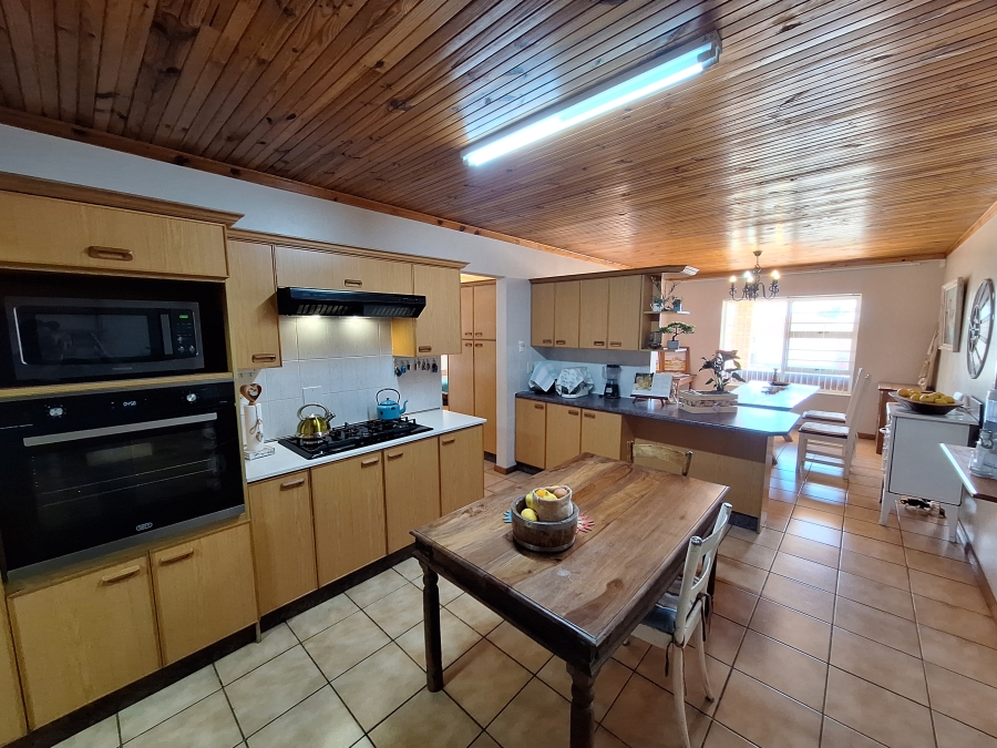 4 Bedroom Property for Sale in Wavecrest Eastern Cape